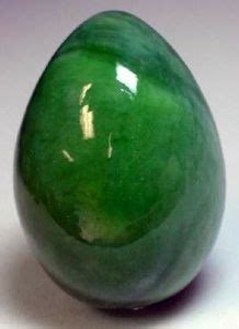  Jadeite na Construção Civil: Um Mineral Misterioso com Aplicações Inusitadas!